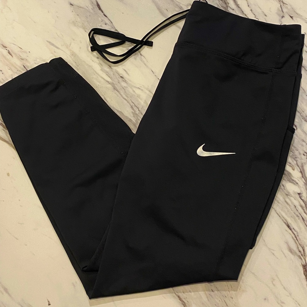 Nike Dri Fit drawstring capri leggings size medium